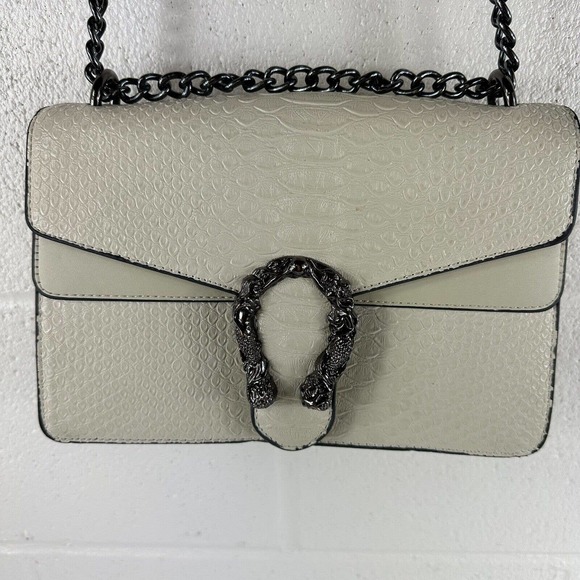 horsheshoe bucle snake print embossed beige handbag 10x7x3 Chain Purse - Picture 1 of 10